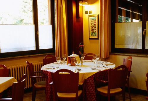 Hotel Ristorante Montenerone Il Poeta - 레스토랑