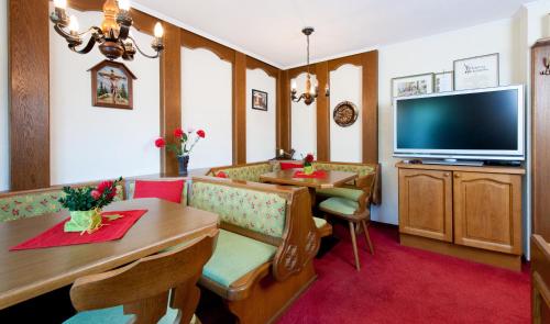 بيت شباب هوسب بيت شباب هوسب