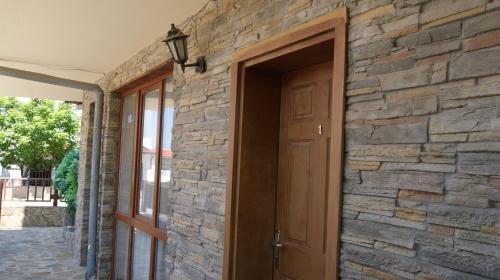 One-Bedroom Apartment image 1