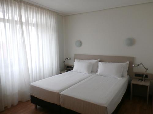 Hotel Sercotel Los Angeles - image 9