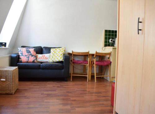 Cosy Studio In Oxford Street, , London