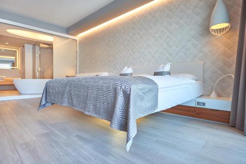 Hotel Castello Lake Front - image 5