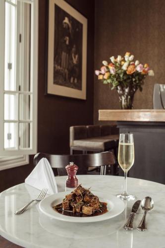 Hotel B - 식음료(F&B)