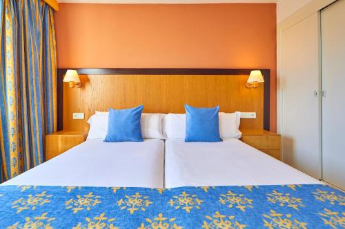Gavimar La Mirada Hotel and Apartments Room Type - Two-Bedroom Apartment Self Catering Gavimar La Mirada Hotel and Apartments Room Type - Two-Bedroom Apartment Self Catering