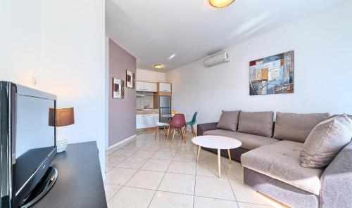 Stipe Residence - image 12