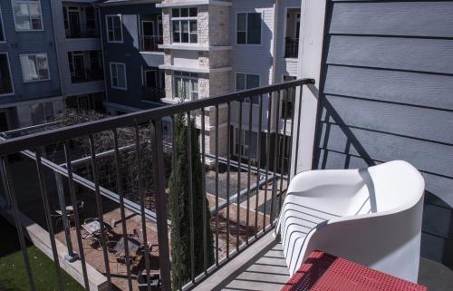 Modern 1BR by Downtown Austin #337 by WanderJaunt - image 6