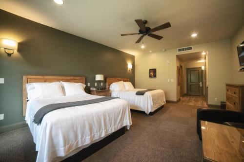 Driftwood Lodge