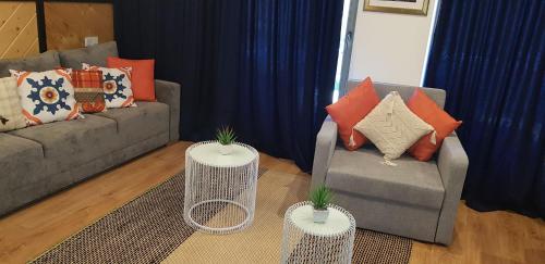 Studio Apartment with Sofa Bed image 8