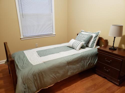 Cozy and Spacious-4 Bedrooms Townhouse in Lexington, USA
