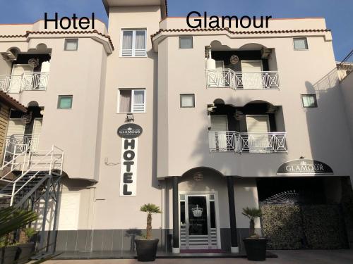 Вхід, Hotel Glamour in Кваліано