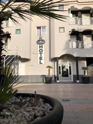 Вхід, Hotel Glamour in Кваліано