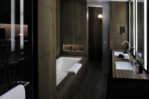 Armani Hotel Dubai - image 8