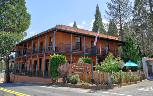 The Groveland Hotel