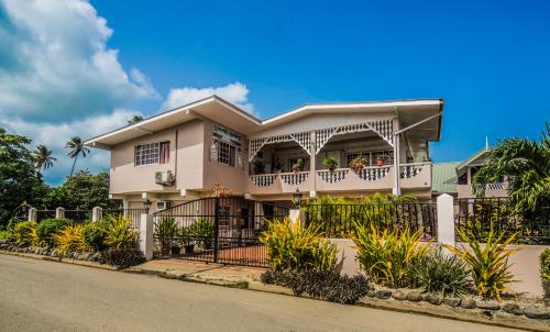 Serenity Apartments in Кастара