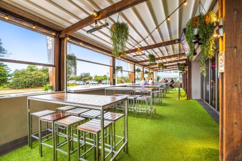 balkon/terras, Narrabeen Sands Hotel by Nightcap Plus in Northern Beaches