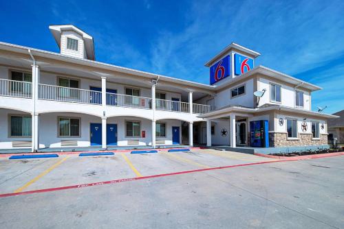 Motel 6-Rhome, TX