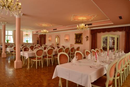 Restaurant, Romantica Hotel Blauer Hecht in Dinkelsbuhl