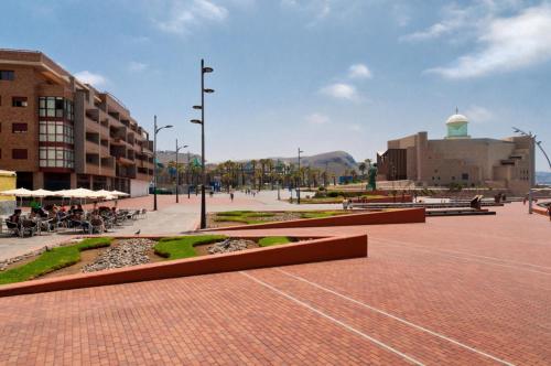 One-Bedroom Apartment with Sea View image 6
