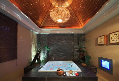 Roman Holiday Motel in Quận Dali