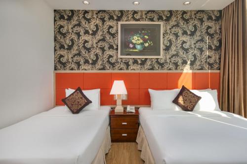 2 twin beds