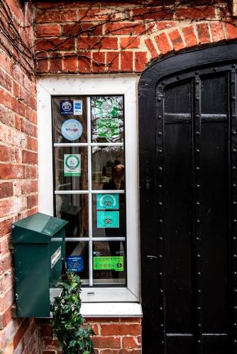 Trivelles Waterhall Country Gatwick Hotel & airport parking