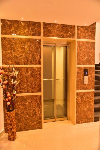 กิจกรรม, Le Oak Inn in บันนิมันตัป