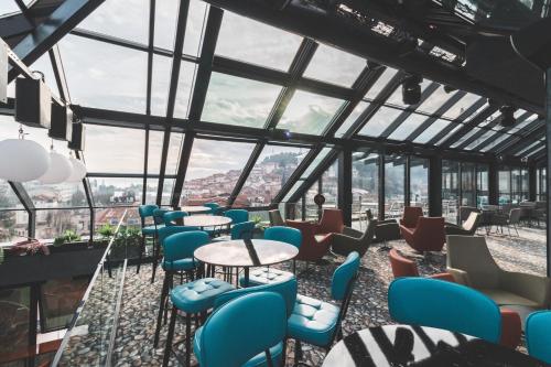 ไนต์คลับ, Sky Corner Hotel in โอริด