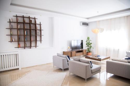 The Perfect Spot: 150m from the beach