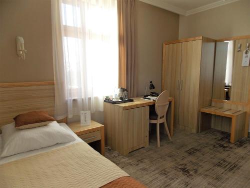 Hotel Gal - image 10