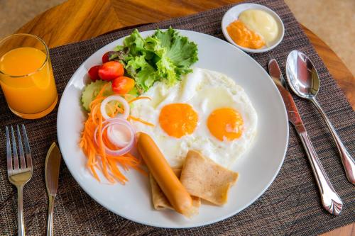 Triple Tree Beach Resort Triple Tree Beach Resort