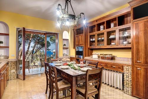 GOCCE VILLAS - El Royale Suites Sorrento 3