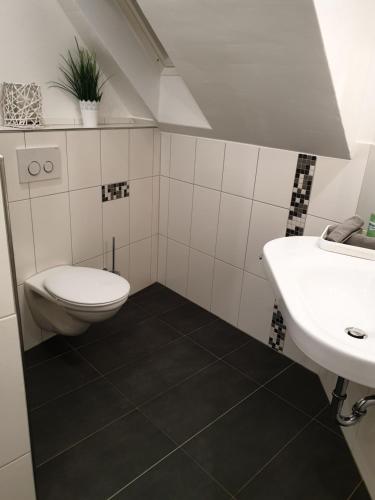 Ferienwohnung Vier Pfoten 322m von Ettelsberger Hof entfernt