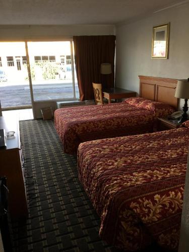 2 double beds