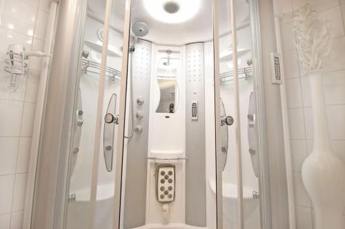 White Luxury Penthouse in City Centre, Amsterdam (zdjęcie 8)
