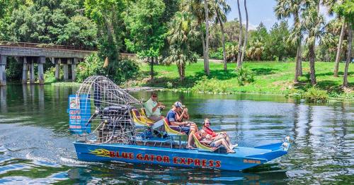 Sports and activities, The Gator Den in Dunnellon