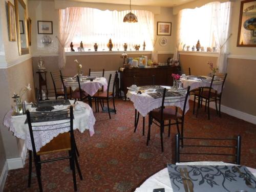 Camelot Hotel - Couples Only – Blackpool