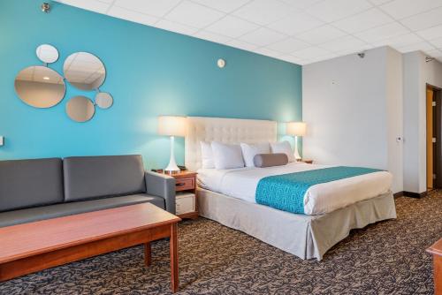 Howard Johnson by Wyndham Rapid City - image 13