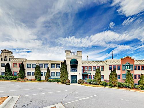 Hiawassee Condo Unit #W203 Condo - main image