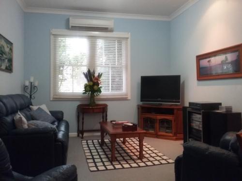 Langley Cottage Bnb - Warrumbungle Shire Council