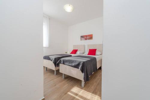 Apartment - Split Level image 5