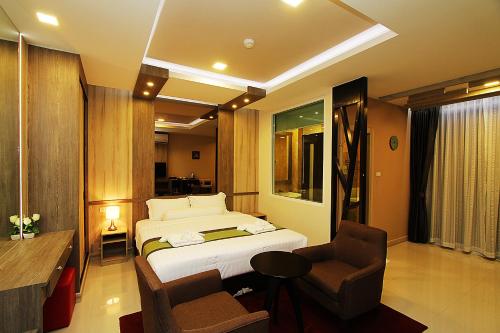 room detail thumbnail 0