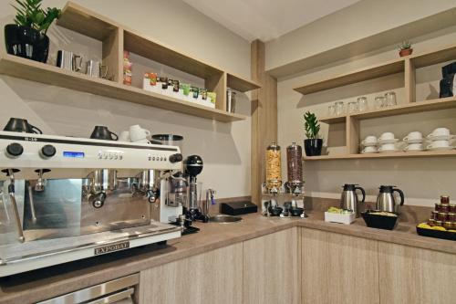 Athens Iris Hotel - image 8
