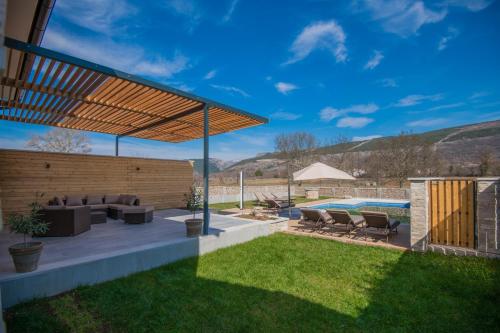  Villa Kameni Dvori in Imotski, heated pool in Donji Proložac