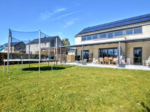  Modern Villa with Private Garden in Awan, Unterkunft in Aywaille