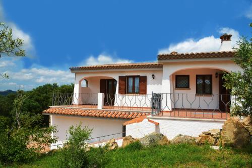 Sardinia Family Villas - Villa Brunilde with private pool