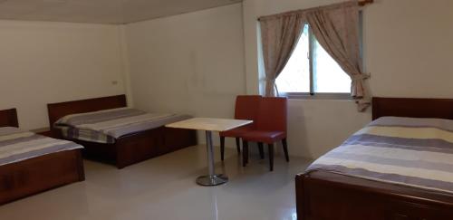 3 double beds