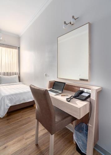 Triple Room image 5