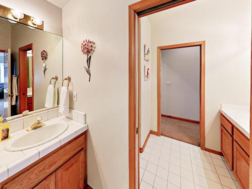 Lone Indian Trail Home Home - image 4
