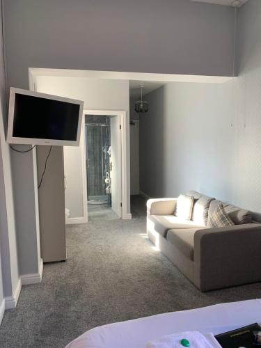 Grosvenor Hotel - image 10