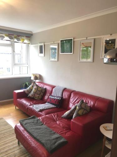 Stylish 2 Bedroom Retro Apartment - Greenwich, , London